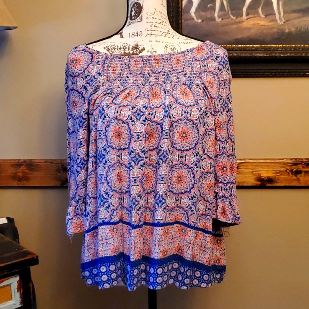 Womens comfy top size Medium